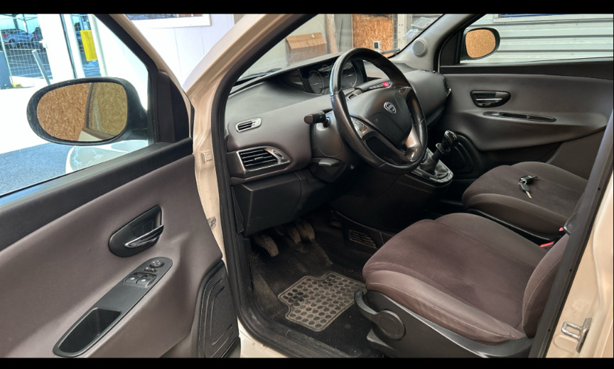 Annonce 469438244/Lancia_Ypsilon_1.2_8V_69_CH_STOP_START_G photo5