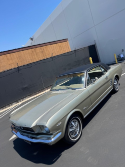 Ford Mustang COUPE SEAFOAM GREEN TOIT VINYLE 196... 24-Dordogne