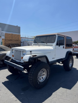 Jeep Wrangler 4.2L 6 CYLINDRES BLANCHE 1990 24-Dordogne