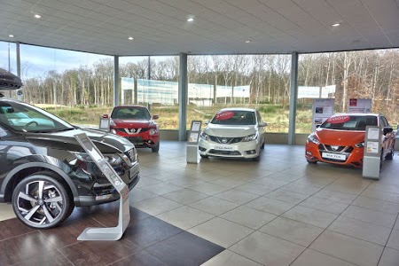 Nissan Sinoir Automobiles