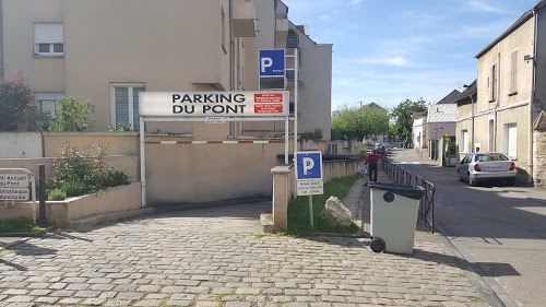 Parking Du Pont