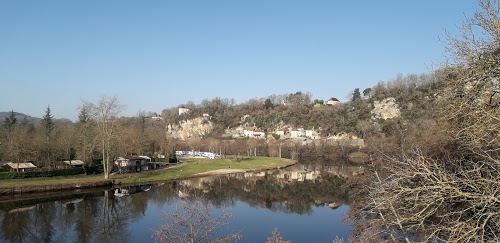 Aire de Camping Car communale Saint Cirq Lapopie Plage