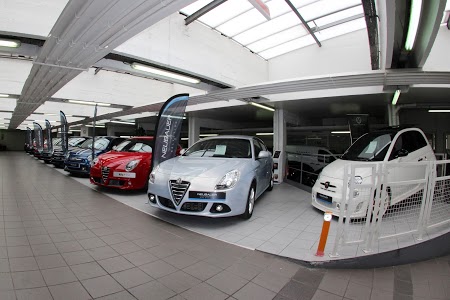 FIAT - JEEP - ALFA ROMEO - ABARTH - LANCIA // NEUBAUER DISTRIBUTEUR