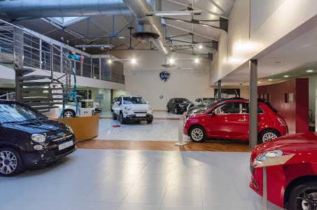 JEEP - FIAT - ALFA ROMEO - NEUILLY SUR SEINE - NEUBAUER DISTRIBUTEUR