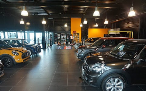 MINI DYNAMISM AUTOMOBILES