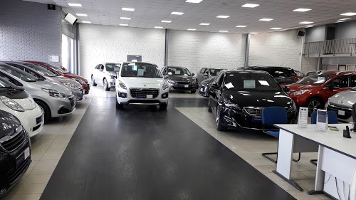 Garage PEUGEOT Les Mureaux - Concessionnaire VAUBAN AUTOMOBILE