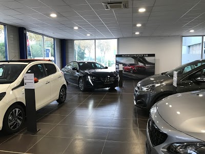 PEUGEOT CASTEL-MOISSAC - MACARD