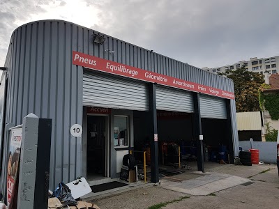 First Stop MONTREUIL