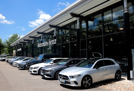 Mercedes-Benz Ravon Automobile