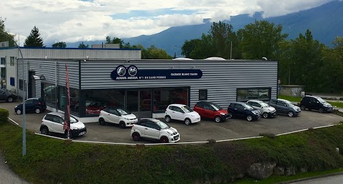 Aixam - Mega Garage Blanc Talon Concessionnaire