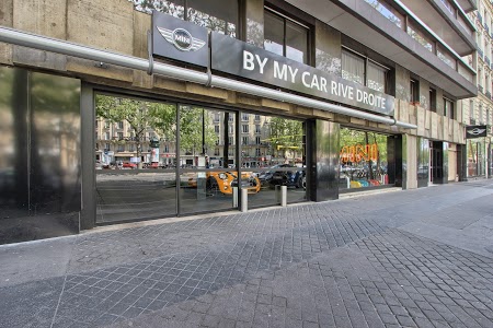 MINI BYmyCAR Paris rive droite photo1