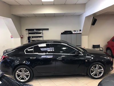 AUTO HK - vitres teintées voiture film miroir teintes Bâtiment bureau renovation de phare lustrage carrosserie diagnostic auto ampoule led xenon radar de recul programmation de clé carte Réparation ca