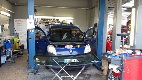 GARAGE L.FERREIRA LACQ