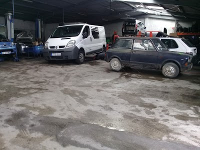 ADA | Location voiture et utilitaire Orange photo1