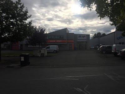 piecesetpneus.com Angers