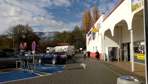 Station-service Carrefour Market Saint Genis Pouilly